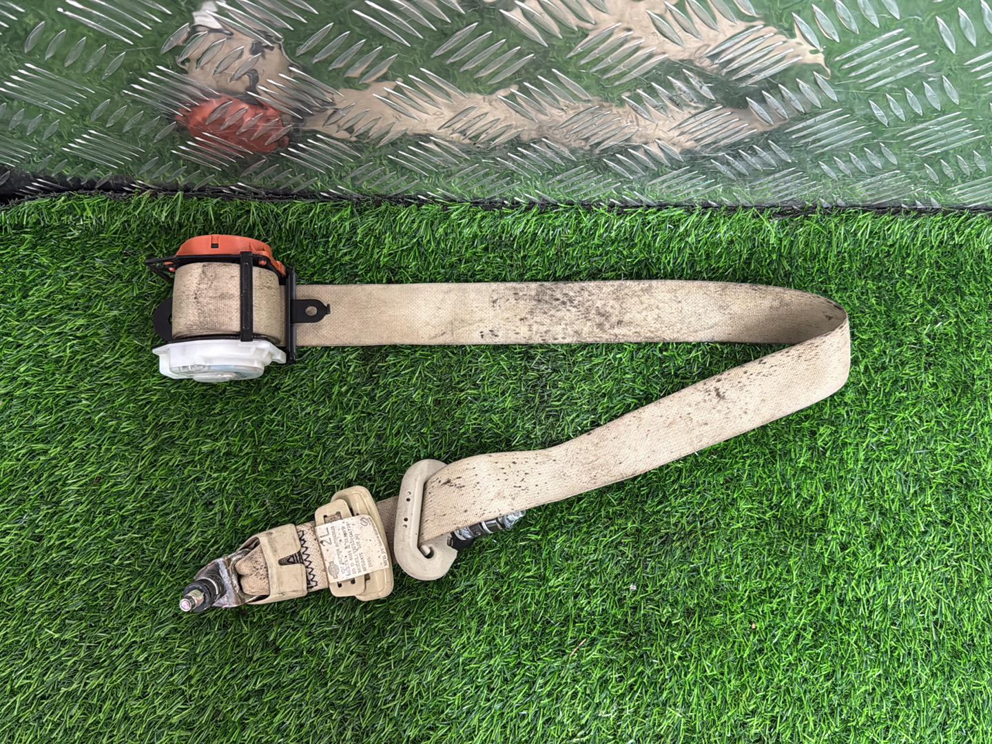 2002 - 2009 Nissan Elgrand Left Rear Seat Belt TK-520-G1726