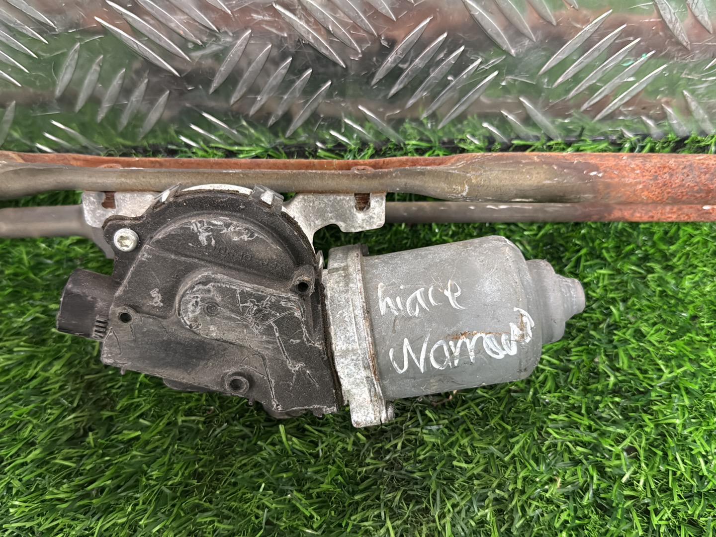 2005 - 2019 Toyota Hiace Front Wiper Rack Assembly 85110-52261