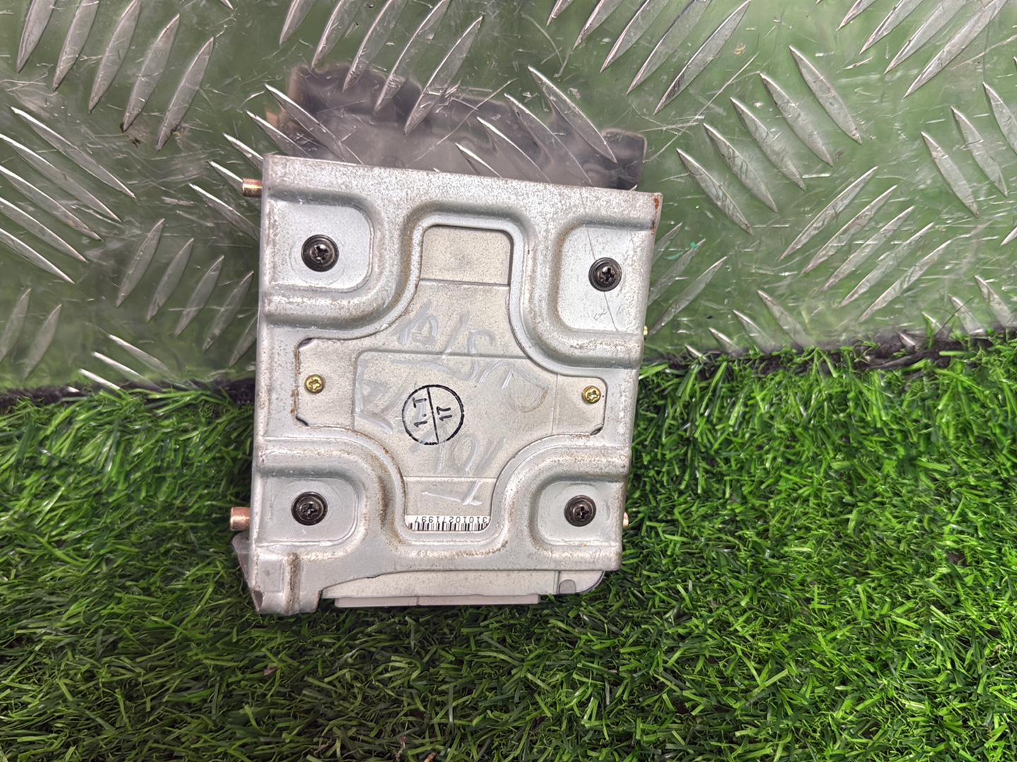 1990 - 2003 Toyota Hiace Skid Control ECU 89541-26030
