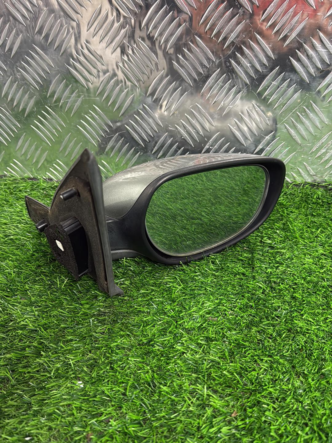 2004 - 2015 Mazda Verisa Right Door Mirror