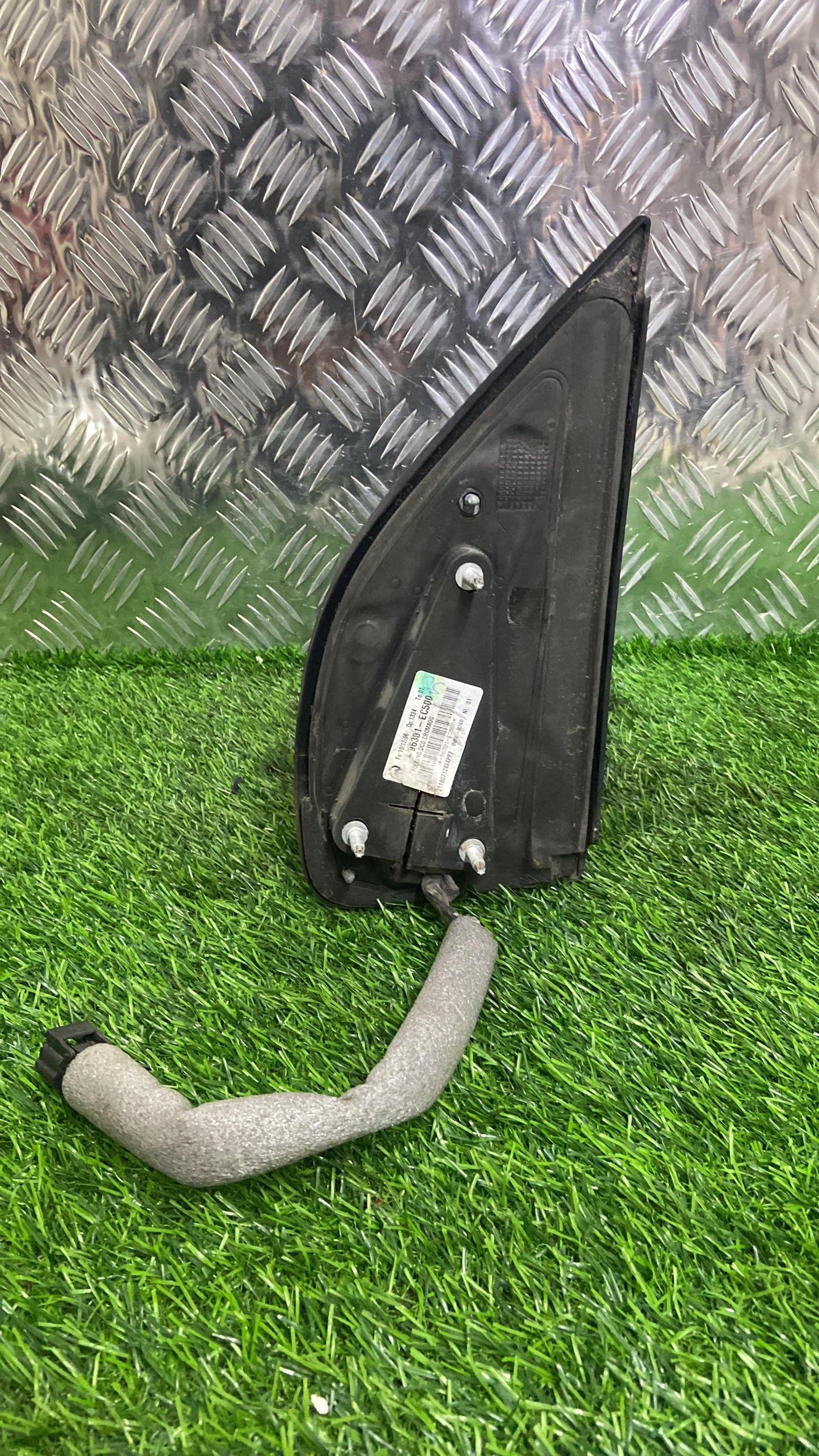 2004 - 2015 Nissan Navara Right Door Mirror D40, 3 WIRE