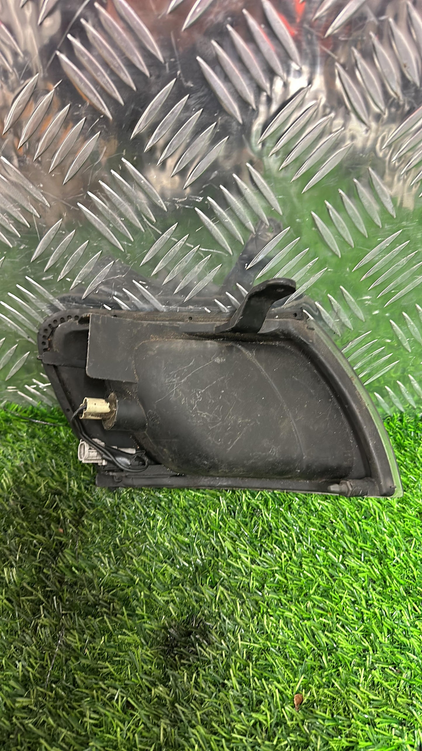 1997 - 2002 Toyota Caldina Left Indicator TOYOTA 21-30