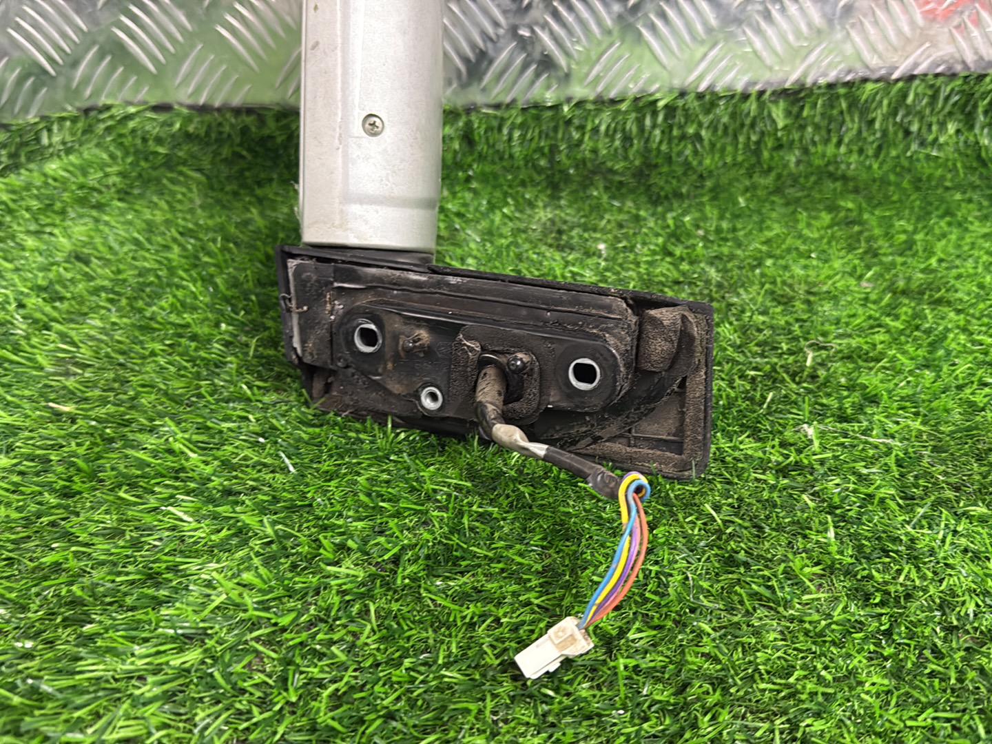 1997 - 2002 Nissan Elgrand Left Door Mirror 5 Wire