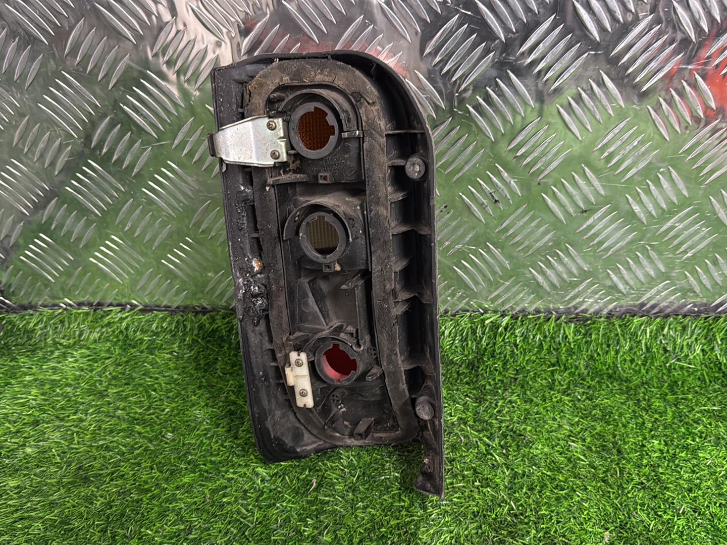 1990 - 2003 Toyota Hiace Right Taillight Koito 33-08031R