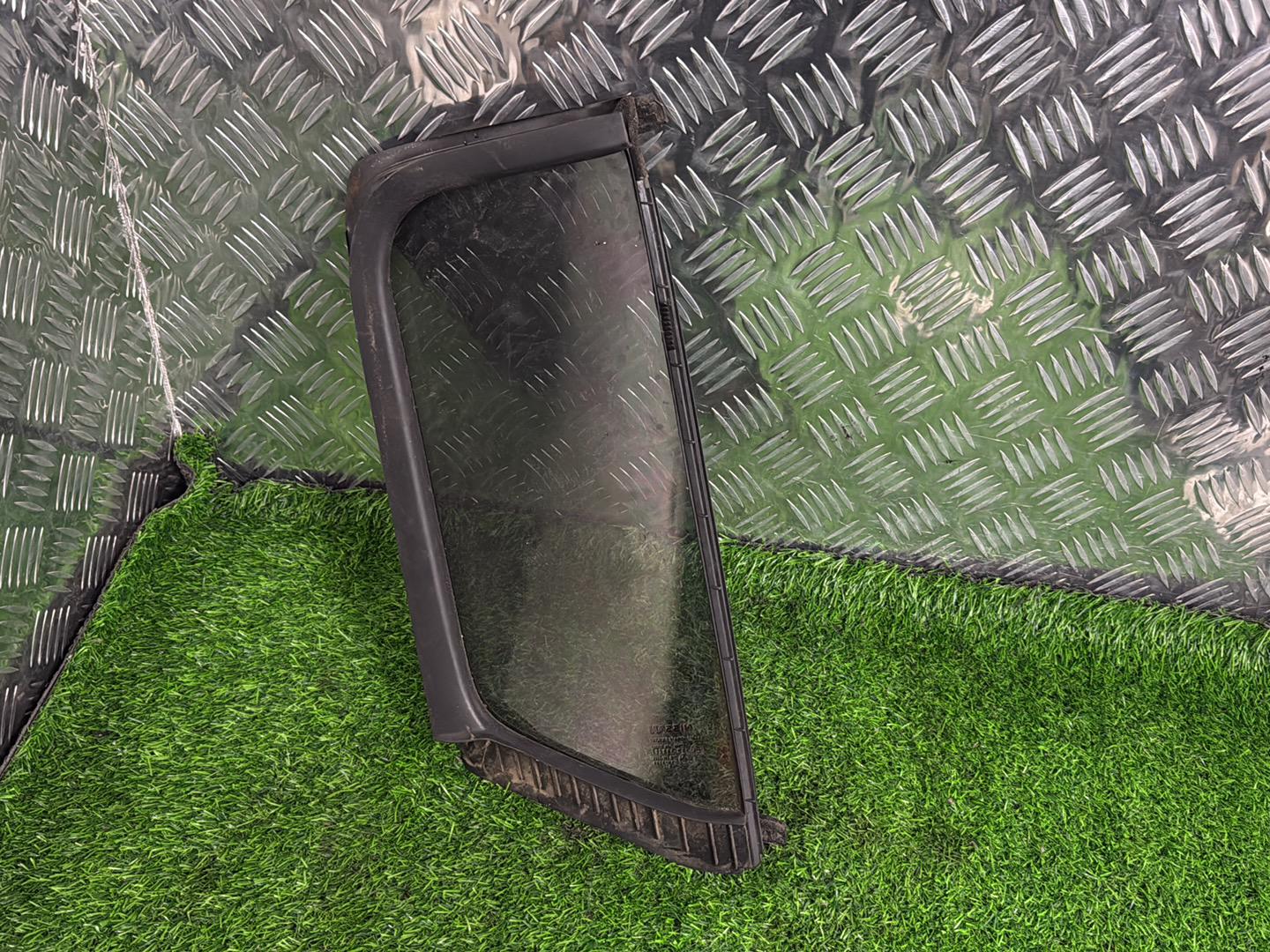 2006 - 2014 Nissan Navara Left Rear Quarter Door Glass M2235