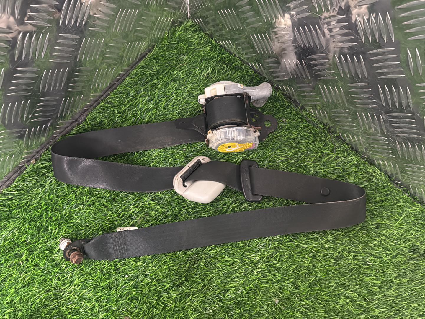 Toyota Hilux Right Front Seat Belt 7P7580-P