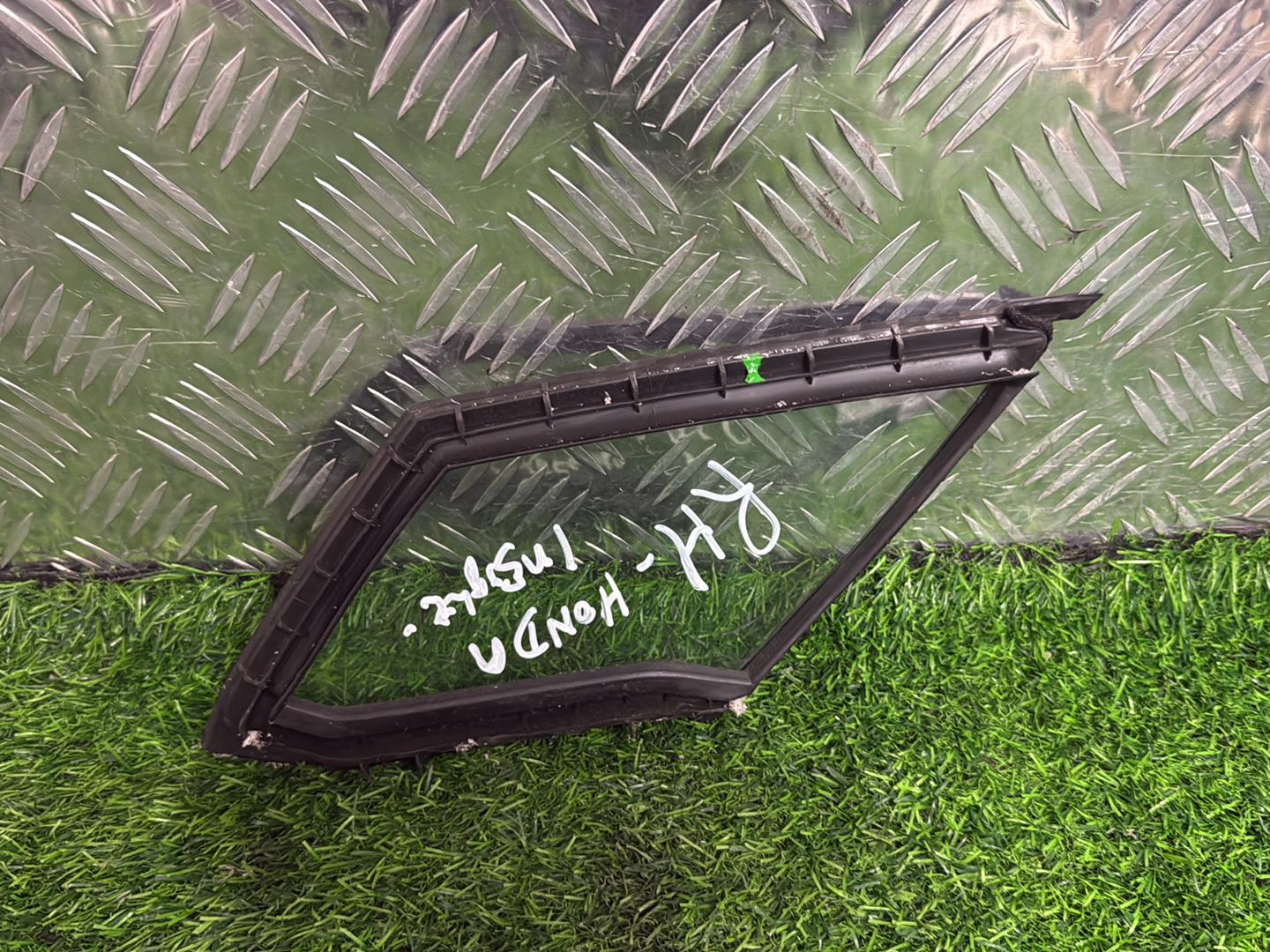 2009 - 2014 Honda Insight Right Front Quarter Door Glass M2H3 Tint