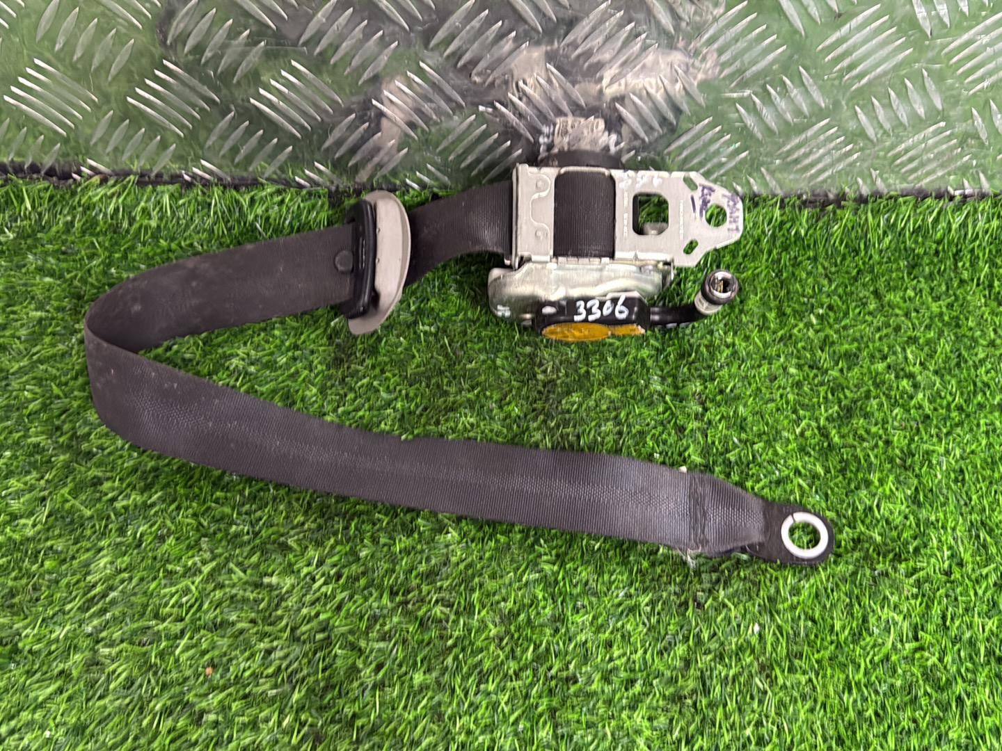 2012 - 2015 Toyota Camry Left Front Seat Belt 6201321-P