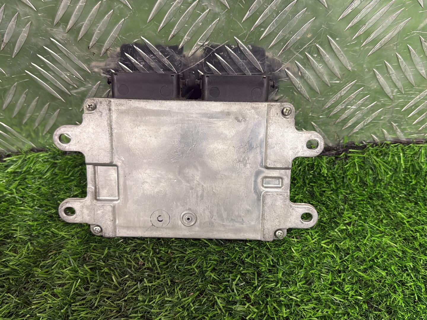 2006 - 2016 Mazda MPV ECU L33G 18 881D