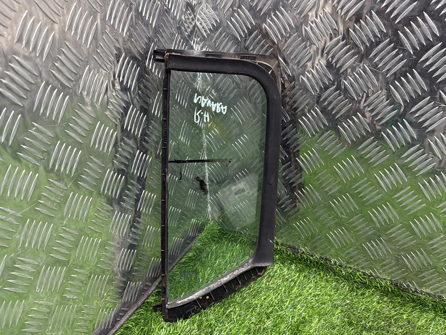 Nissan Navara Right Rear Quarter Door Glass M89 AS2 Tint