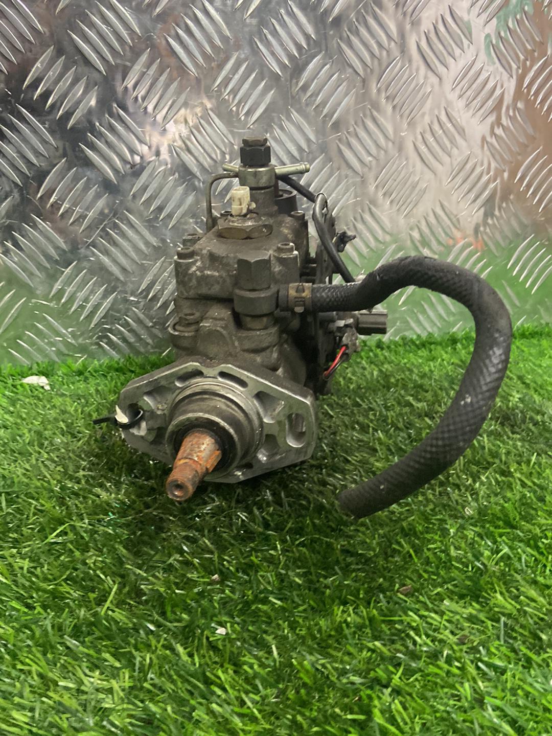 1990 - 1995 Toyota Hilux Injector Pump 2210067070