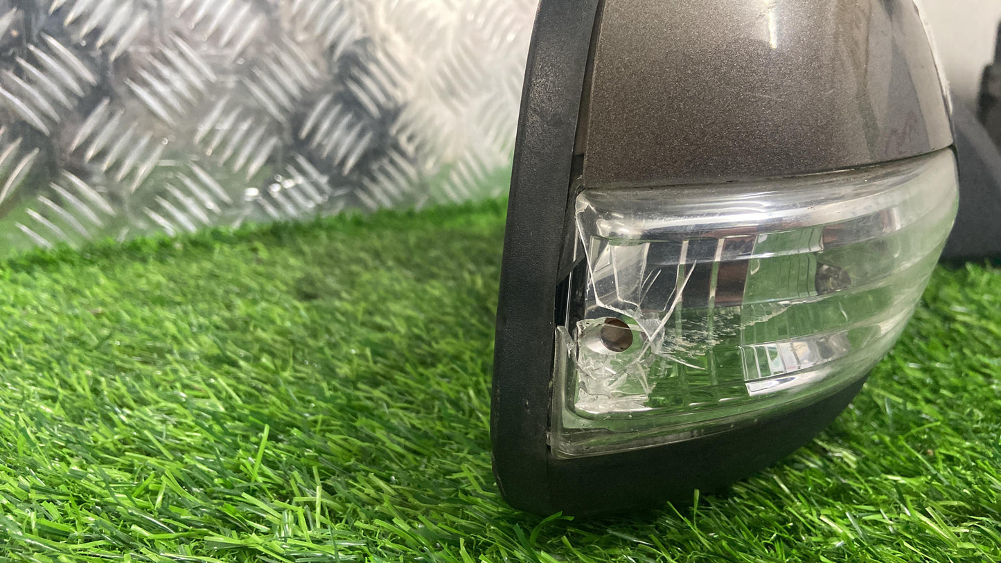 2011 - 2016 Ford Territory Right Door Mirror 5 Wire