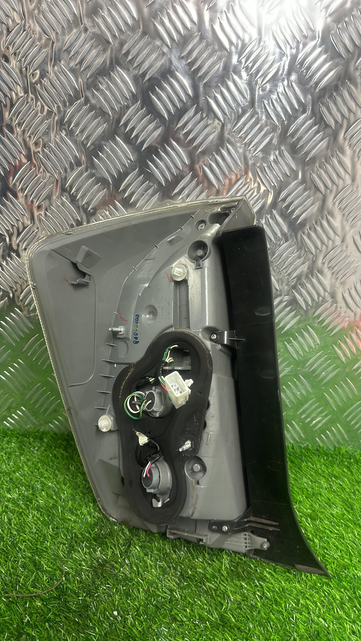 2009 - 2015 Toyota Prius Right Taillight