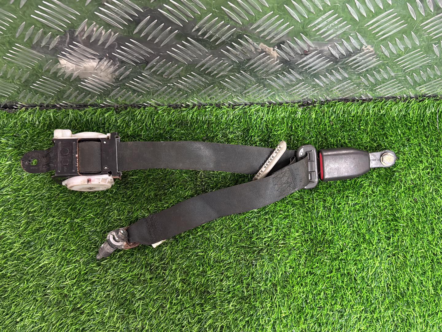 2006 - 2014 Nissan Navara Left Rear Seat Belt TTC-AH0-G2057