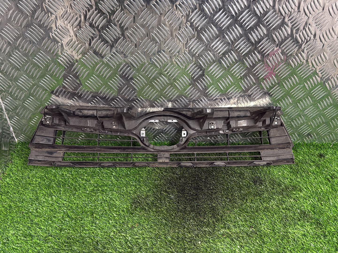 2016 - 2018 Toyota Highlander Grille 53111-0E50b