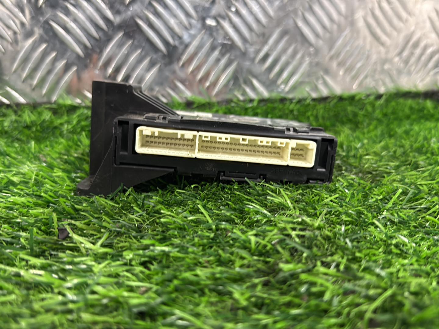 2006 - 2009 Toyota Blade A/C Amplifier 88650 12C10