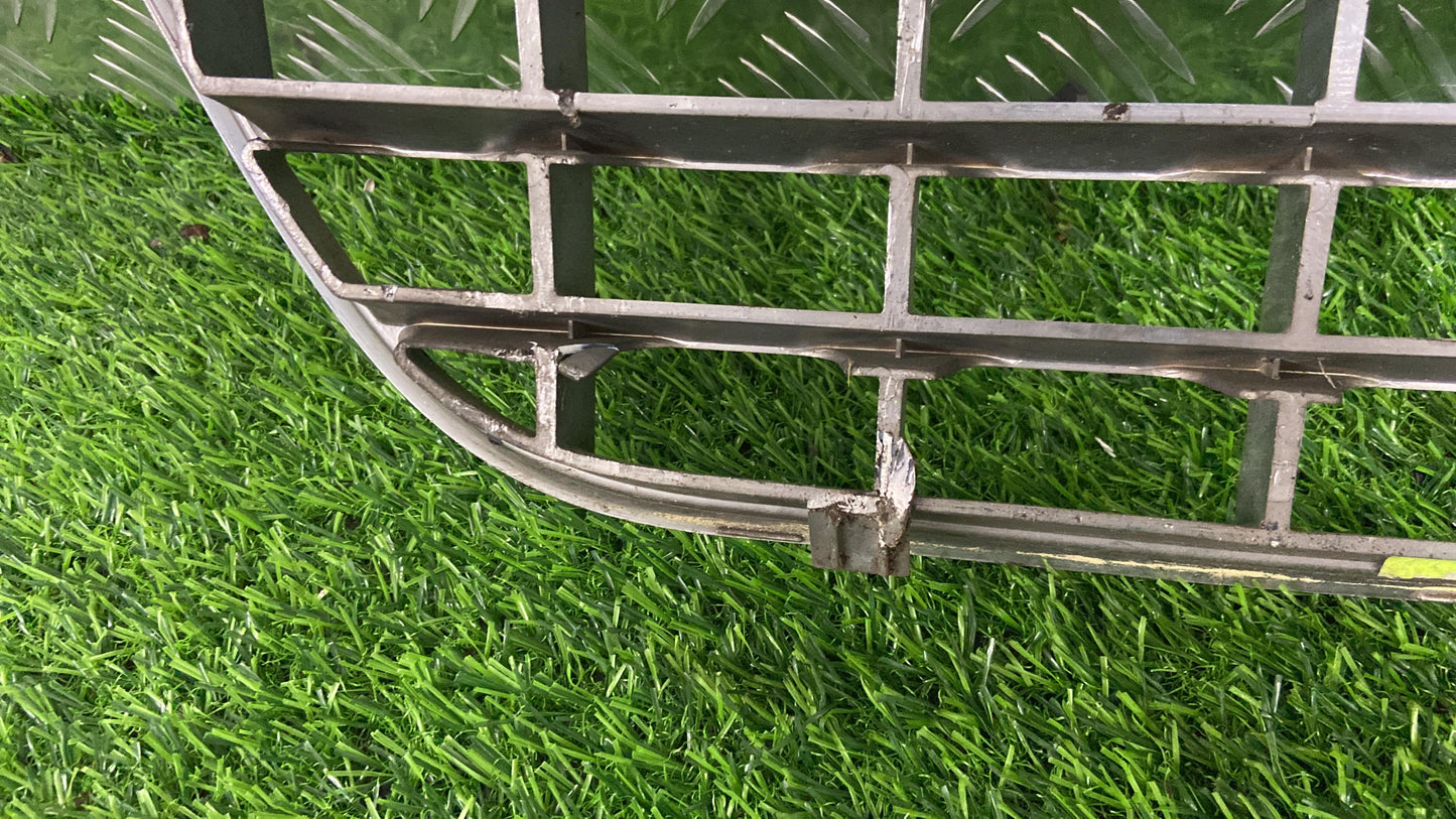 2000 - 2005 Ford Explorer Grille 3L24-8200-B