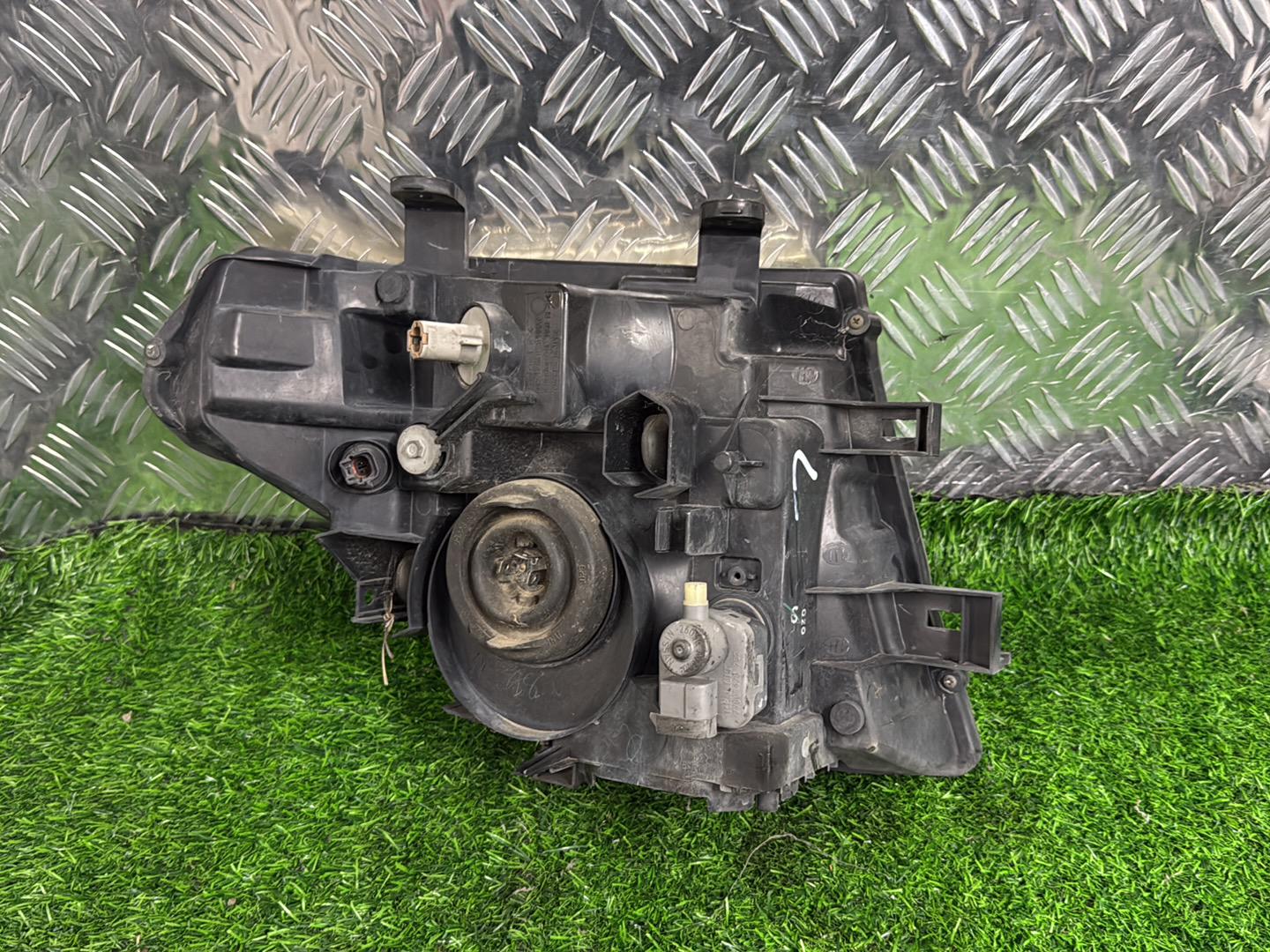 2006 - 2014 Nissan Navara Left Headlight Koito 100-16850