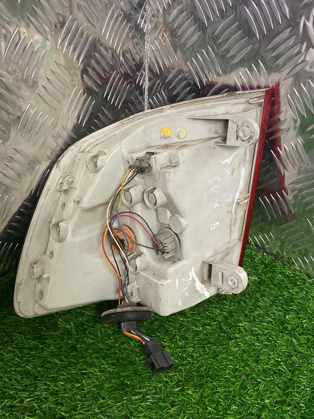 2008 - 2015 Skoda Superb Left Taillight 3T9945095B