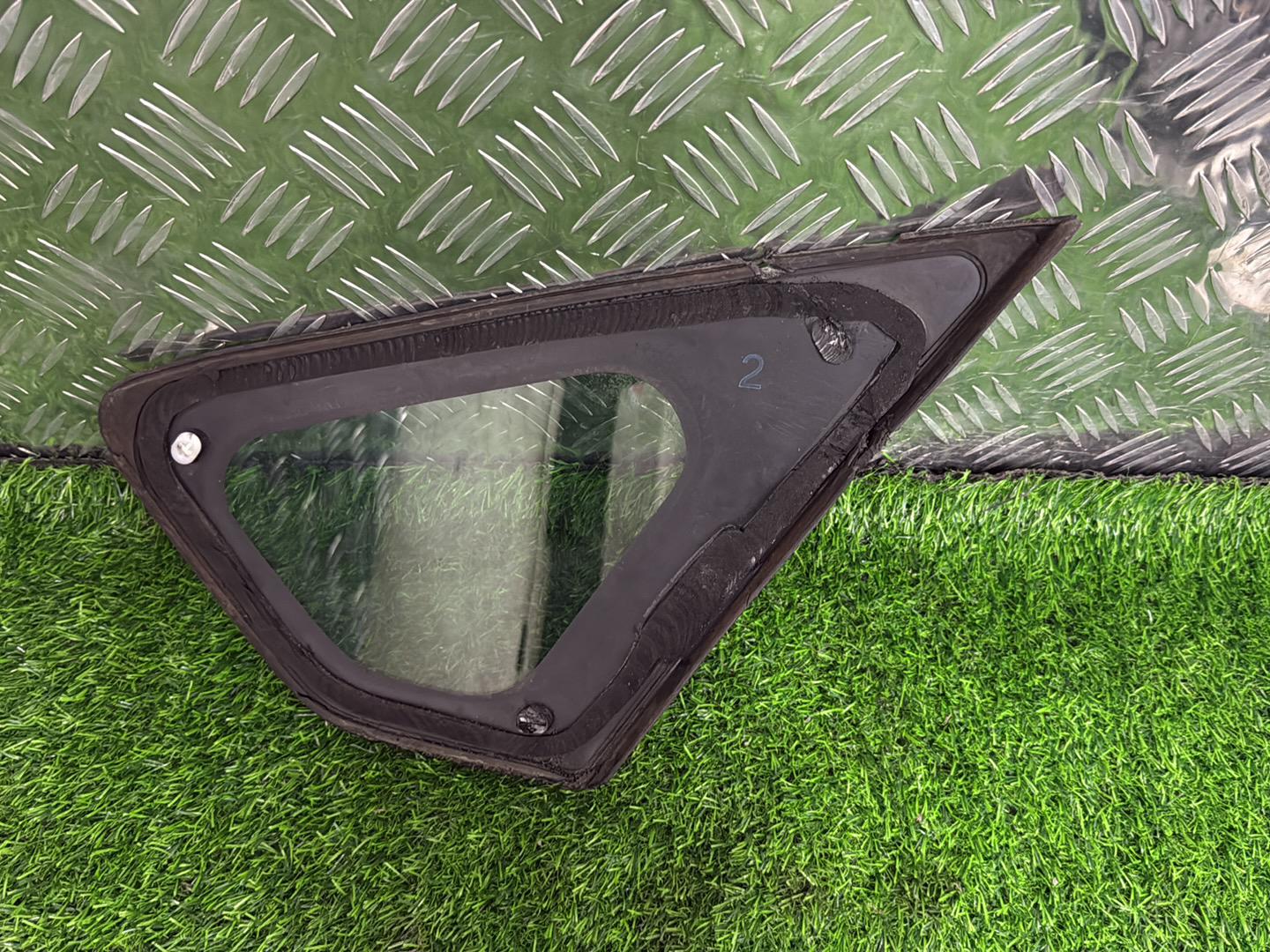 2009 - 2015 Toyota Prius Left Rear Quarter Door Glass M31S8