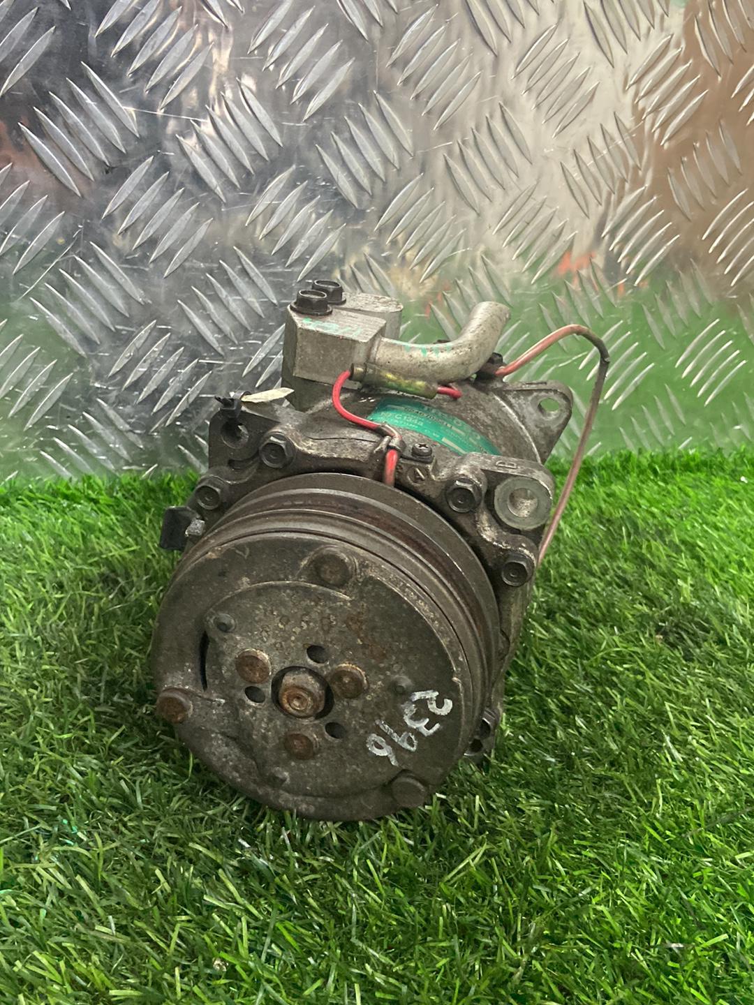 1989 - 2004 Toyota Hiace A/C Compressor 5246702211