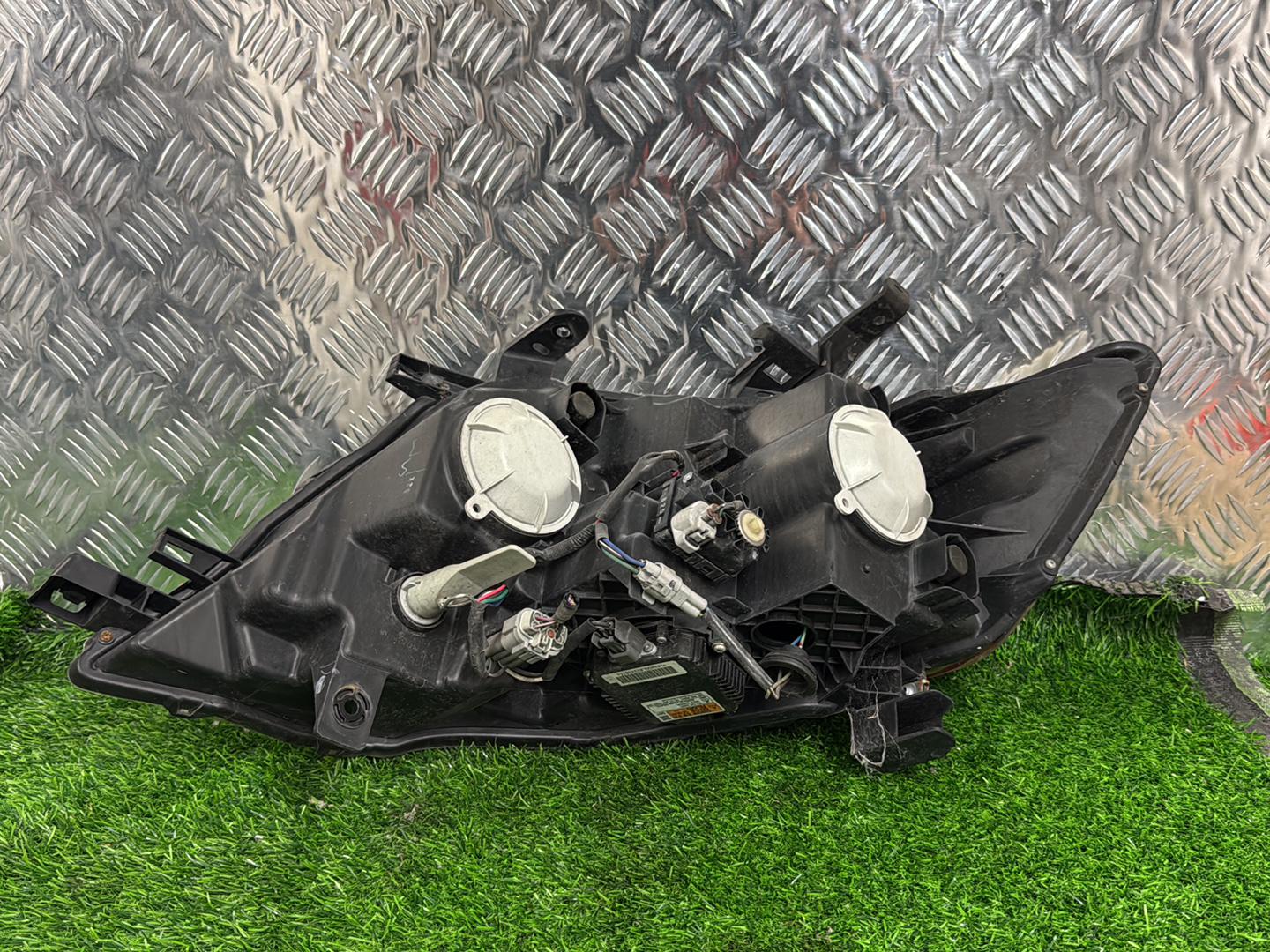 2005 - 2010 Nissan Serena Right Headlight 100-24921