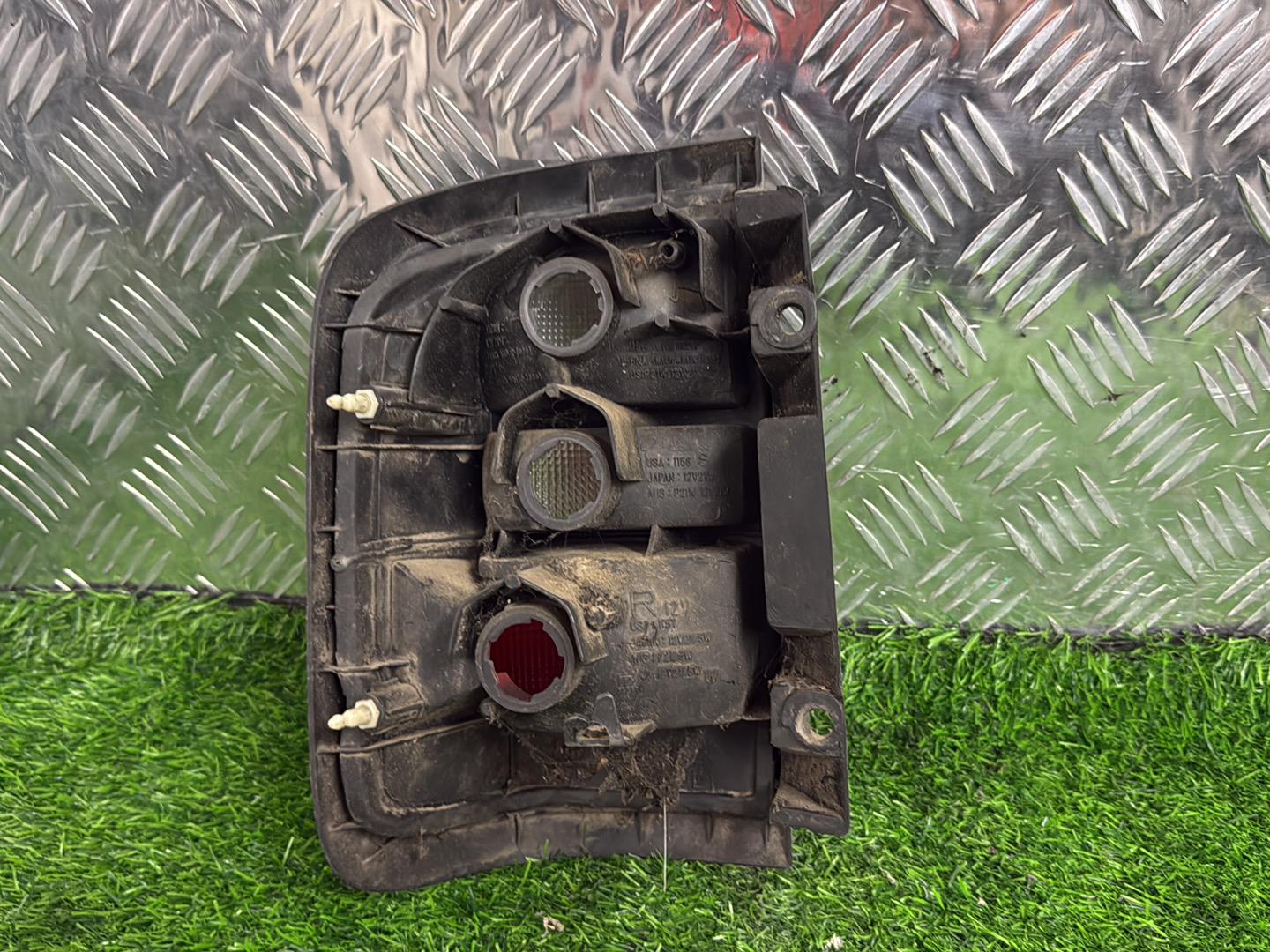 1995 - 1999 Nissan Terrano Right Taillight 220-63436