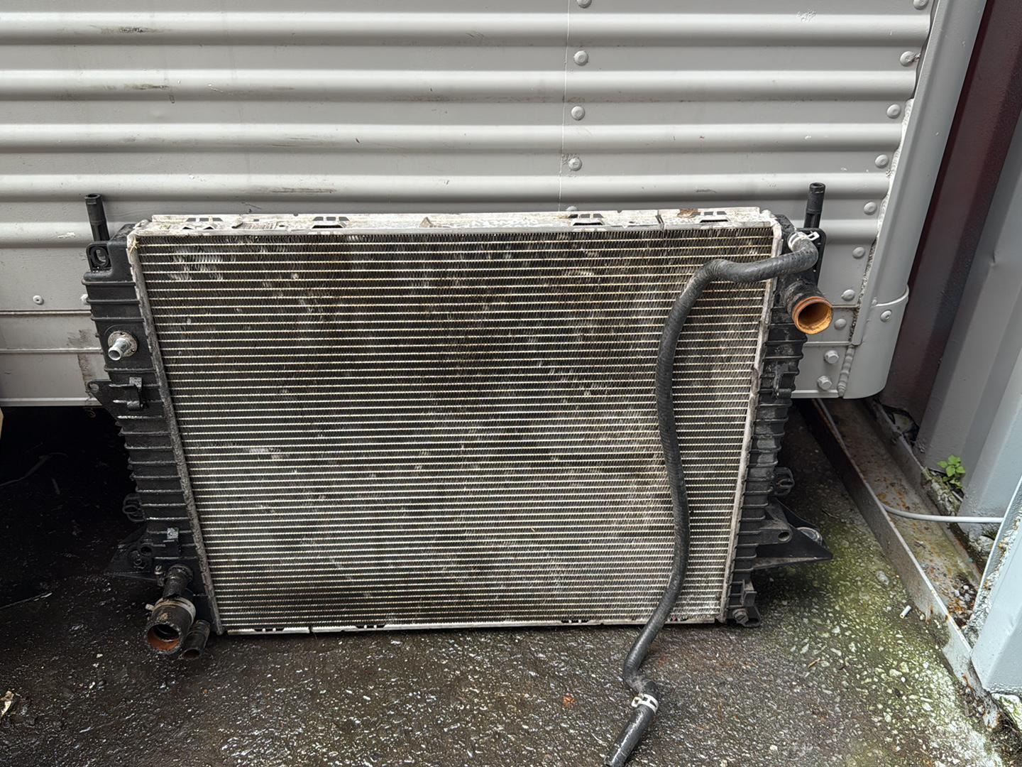 2004 - 2013 Land Rover Discovery Radiator