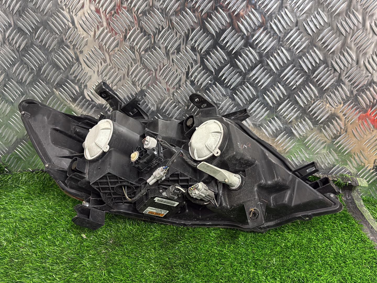 2005 - 2010 Nissan Serena Left Headlight 100-24921