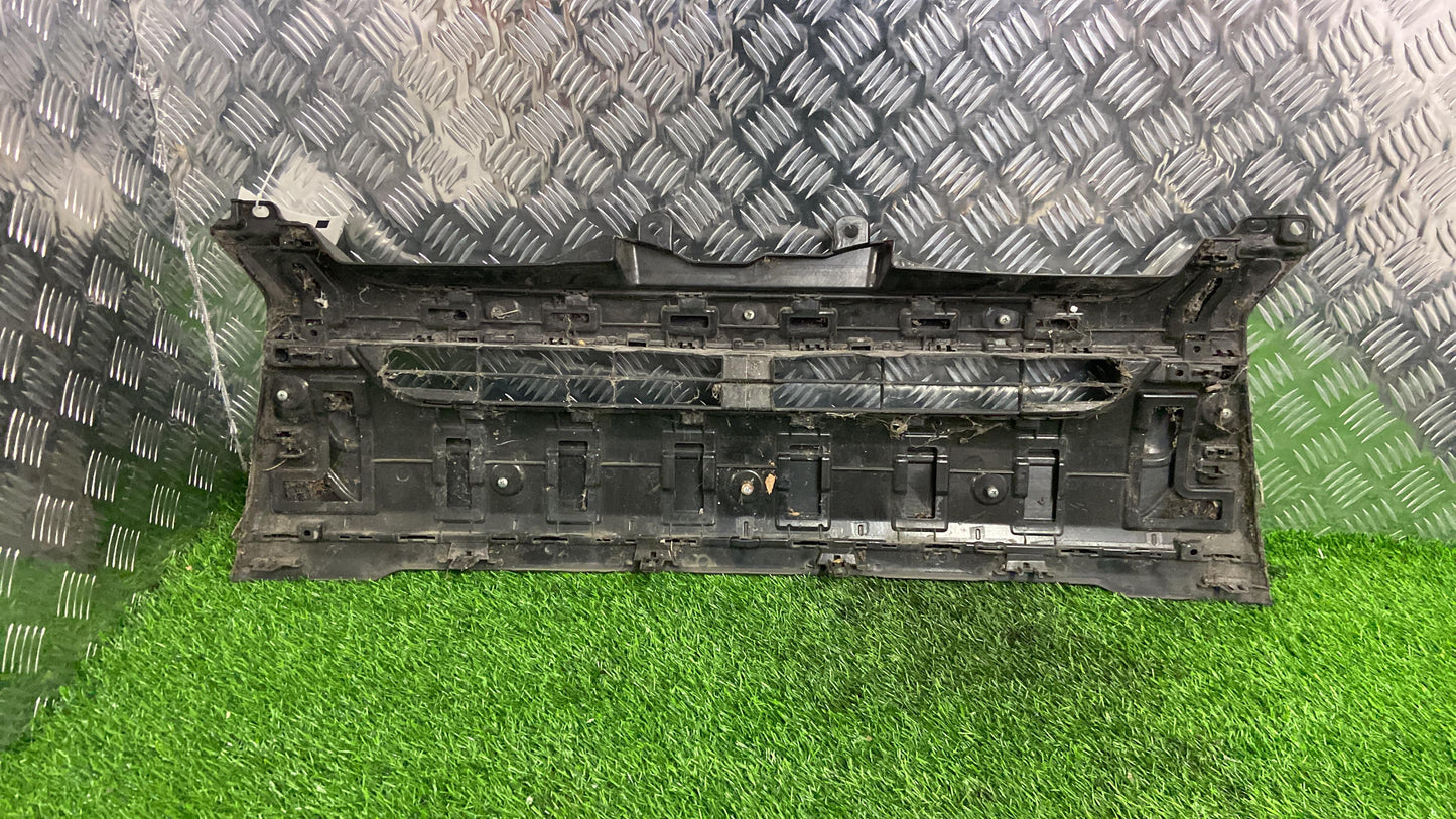 2014 - 2020 Toyota Hiace Grille MX-392.394