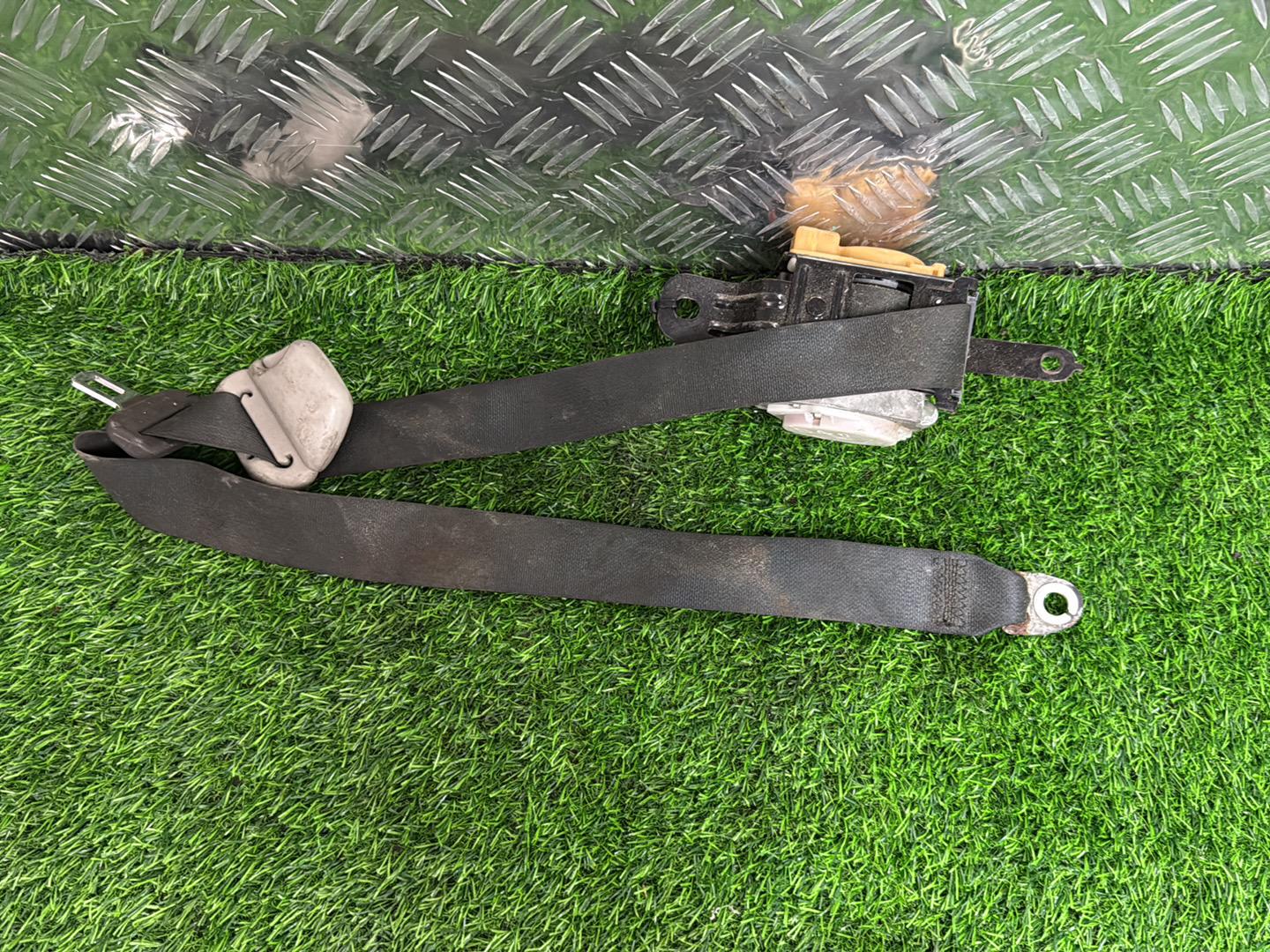 2010 - 2014 Nissan Navara Left Front Seat Belt TTC-AH2-EG452