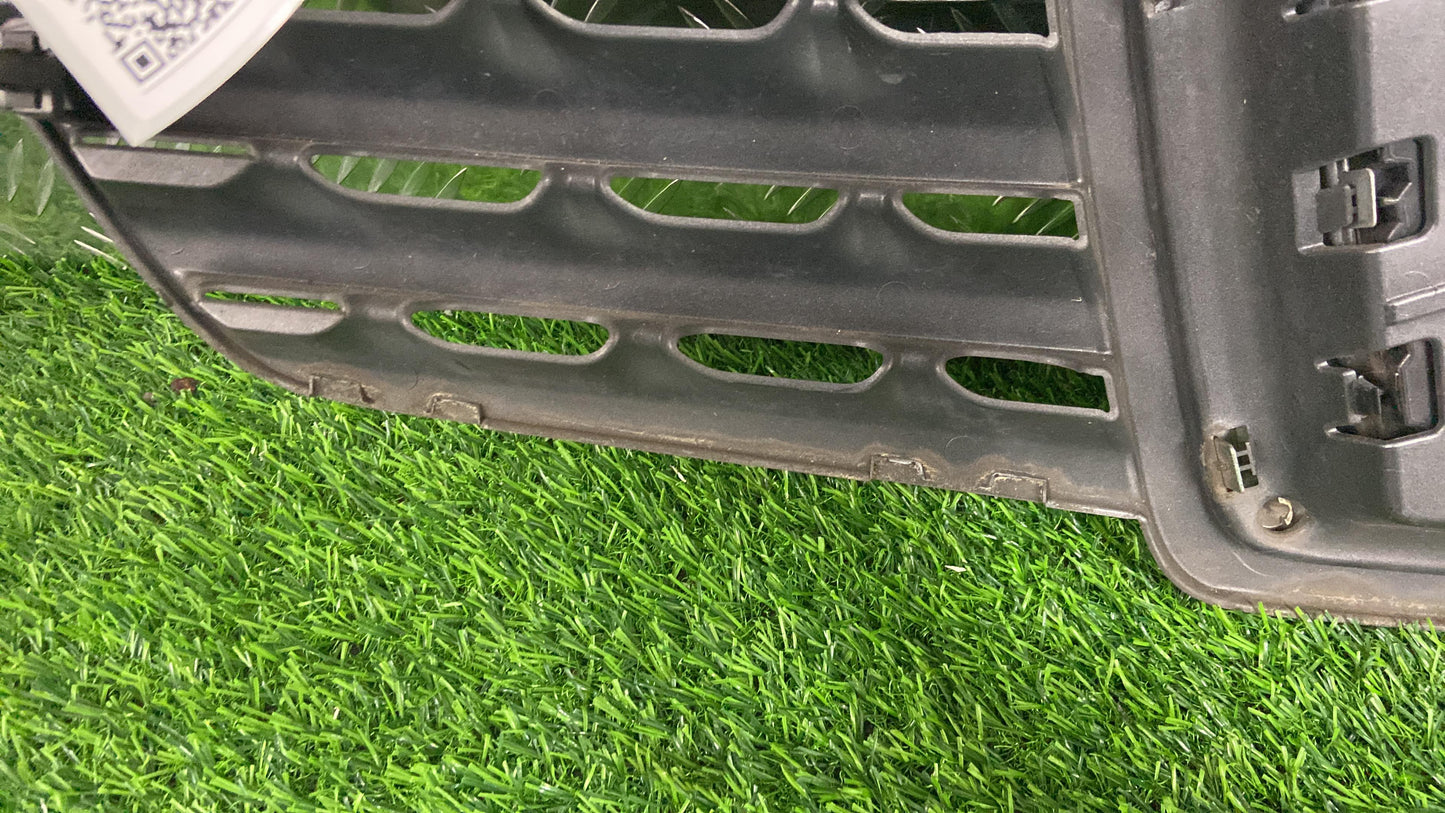 2006 - 2013 Nissan Dualis Grille 62310JD000
