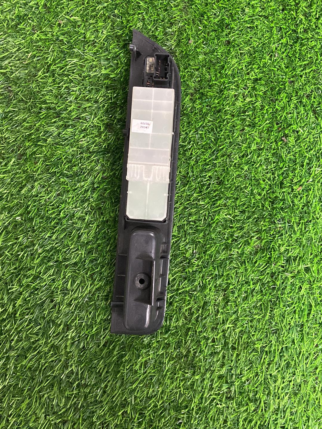 2004 - 2010 Suzuki Swift Master Power Window Switch 83761-63J0
