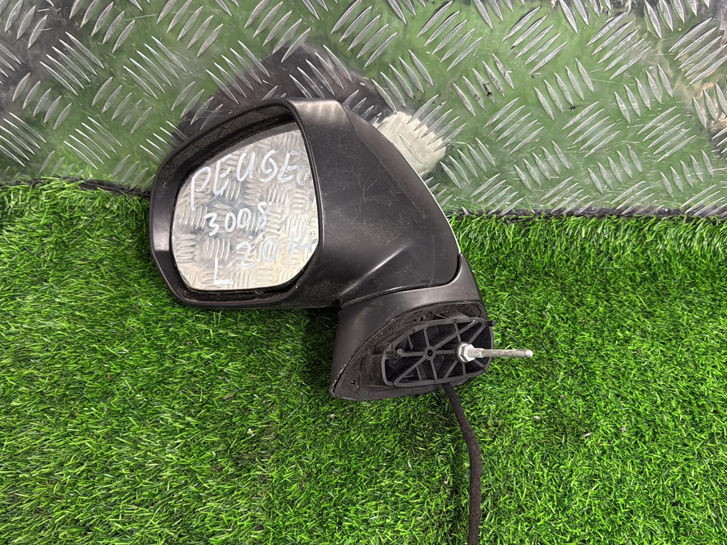 Peugeot 3008 Left Door Mirror 6 Wire