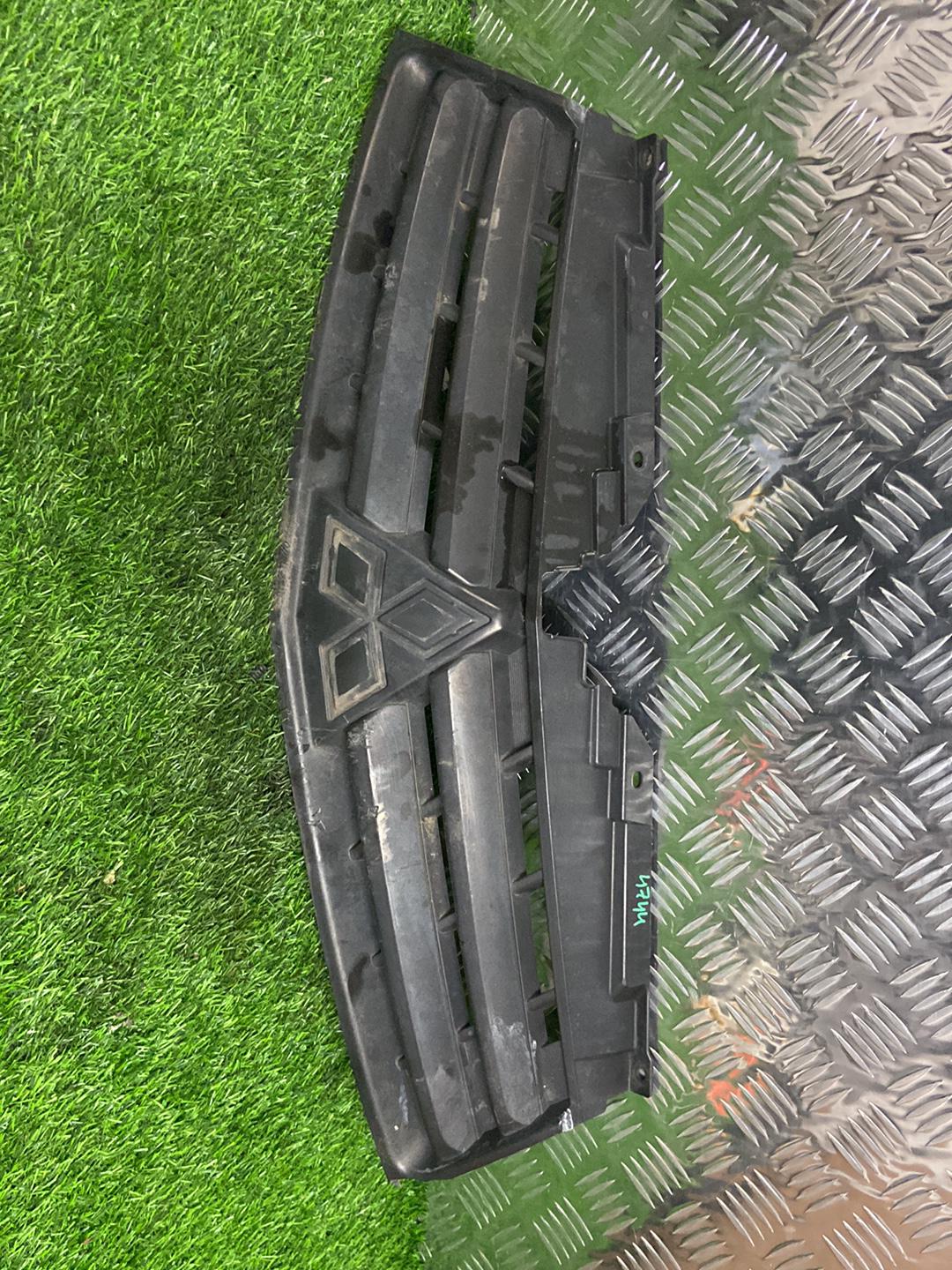 2011 - 2020 Mitsubishi Triton Grille 7450A490