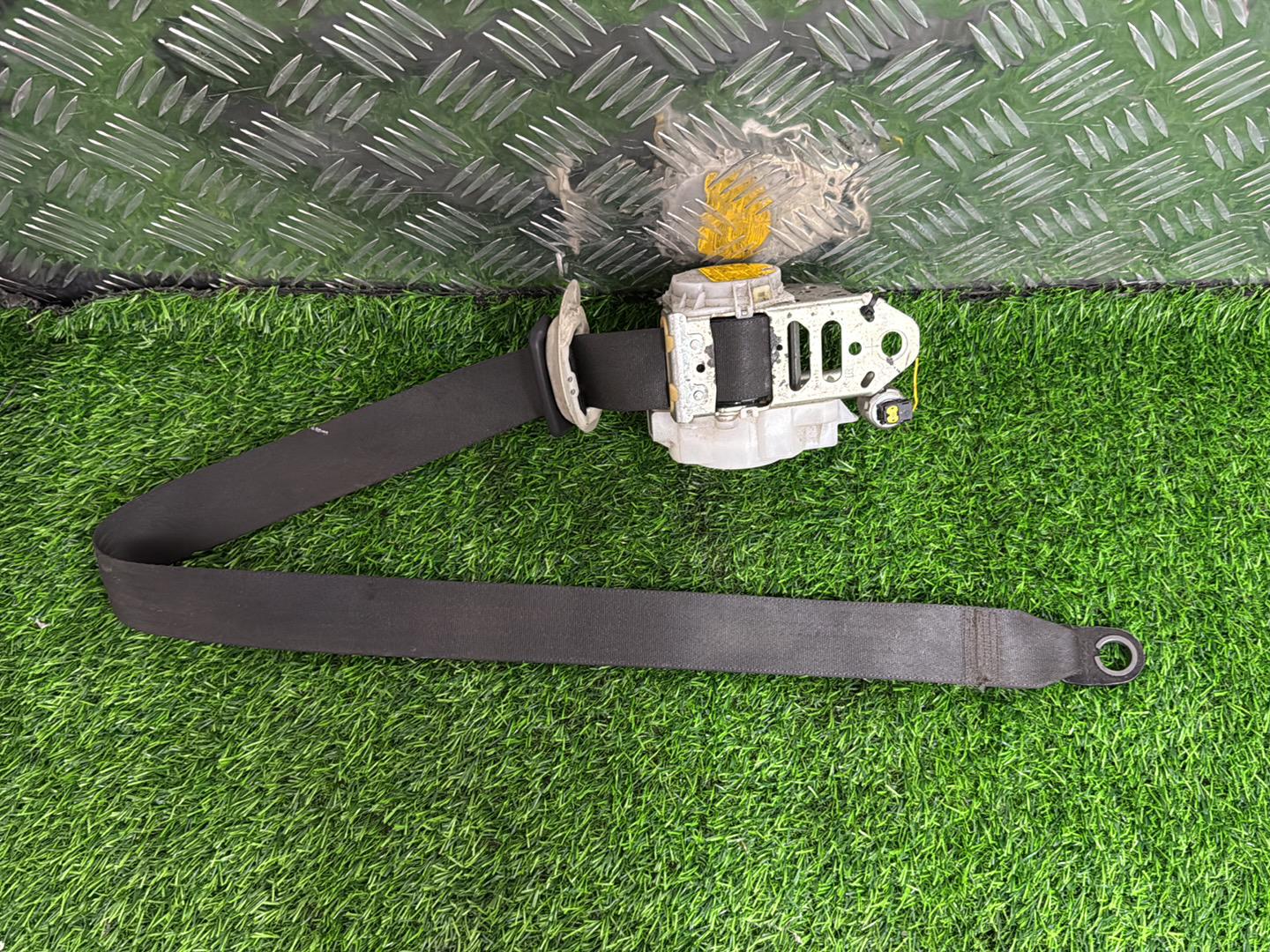 2006 - 2012 Toyota Auris Left Front Seat Belt 7Q2830-P