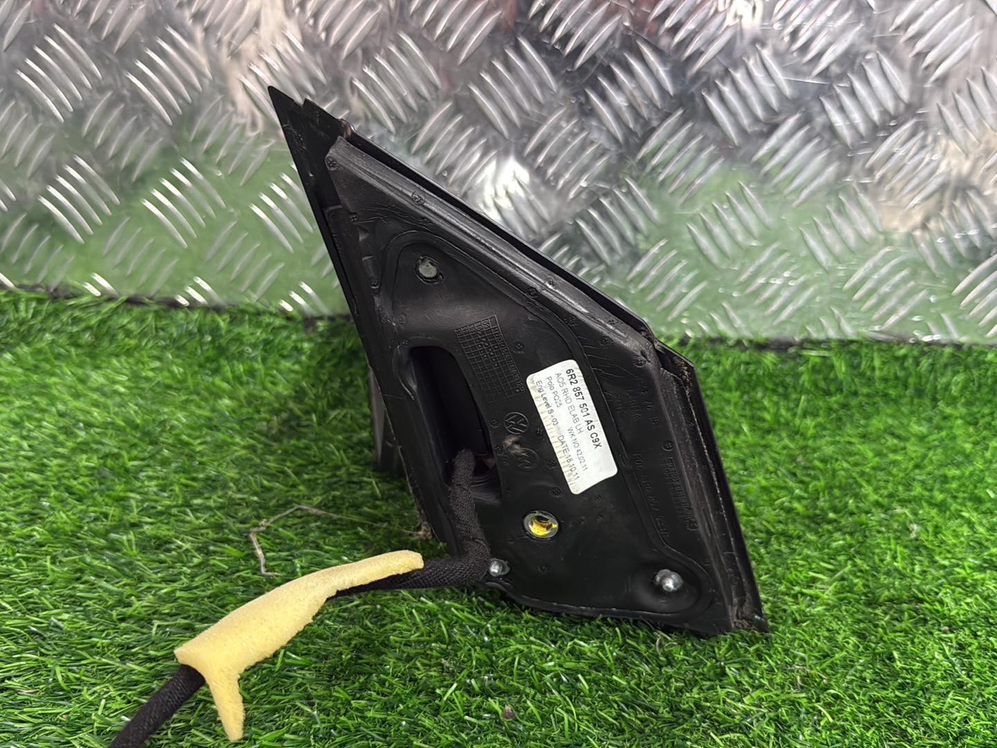 2010 - 2014 Volkswagen Polo Left Door Mirror 8 Wires