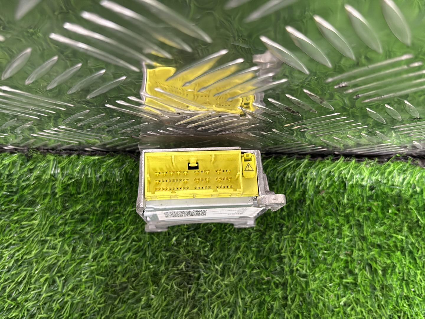 2005 - 2019 Toyota Hiace Airbag Module 89170-26390