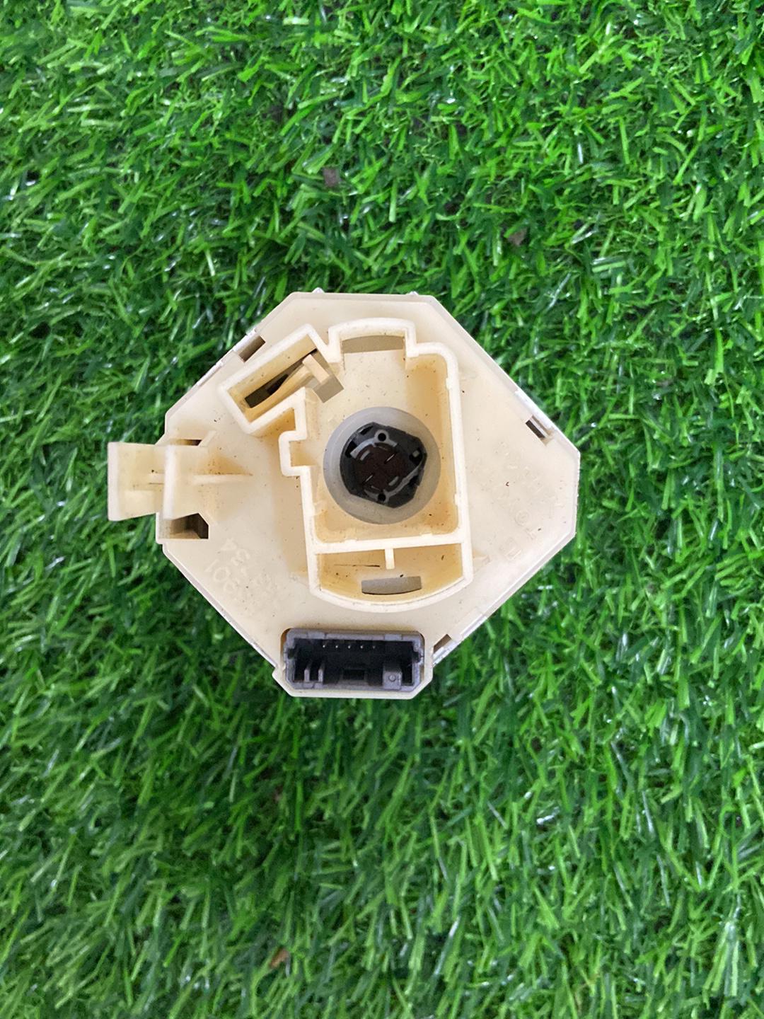 2005 - 2011 Toyota Yaris Heater Control Knob 758734