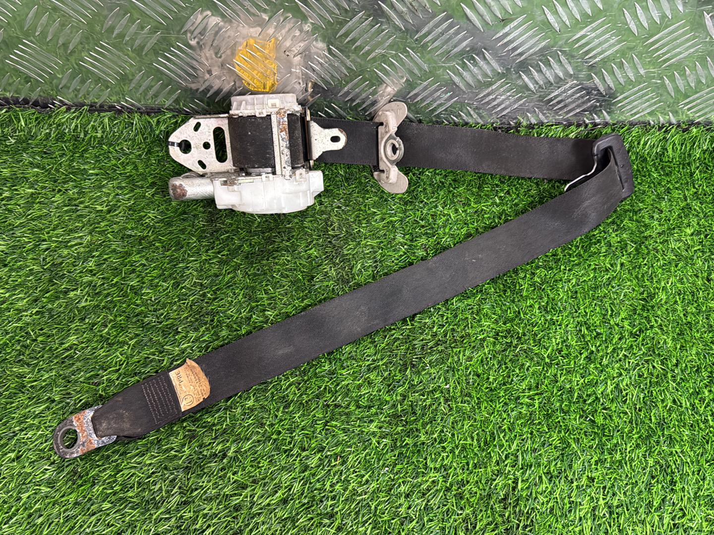 2006 - 2014 Toyota Corolla Left Front Seat Belt 7S8050-P