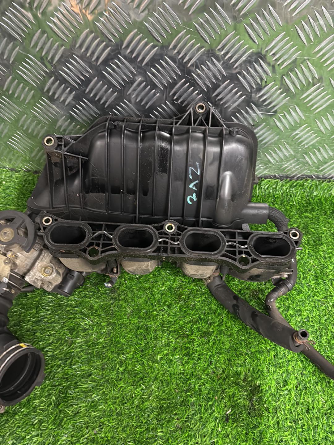 2000 - 2005 Toyota Estima Intake Manifold