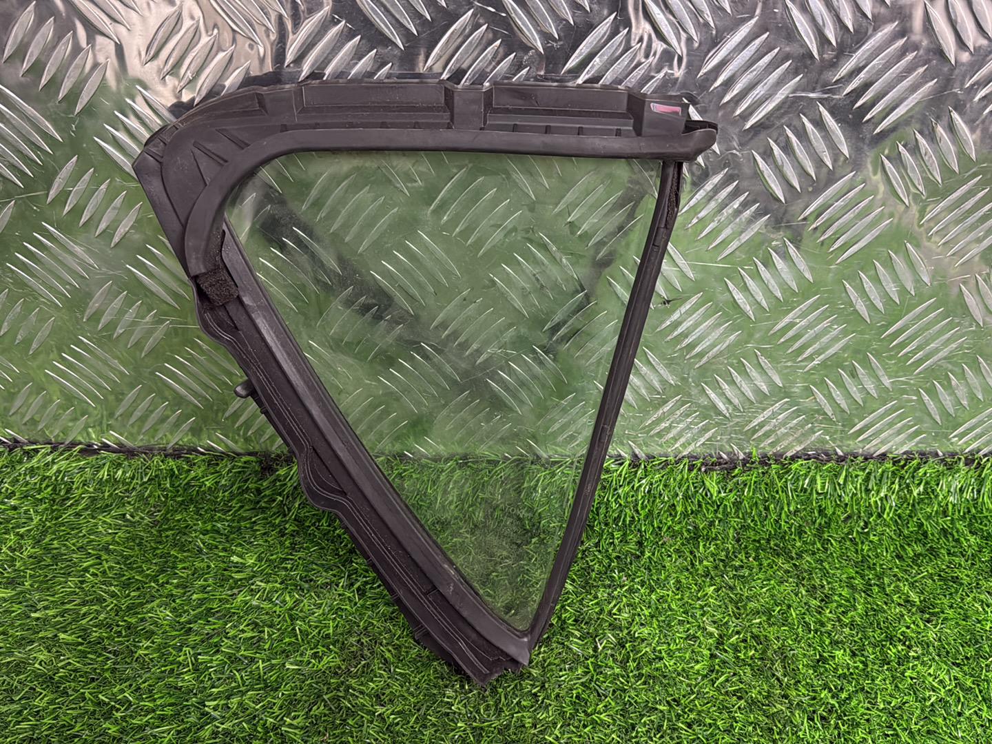 2011 - 2021 Toyota Aqua Left Rear Quarter Door Glass M28.08 Tint