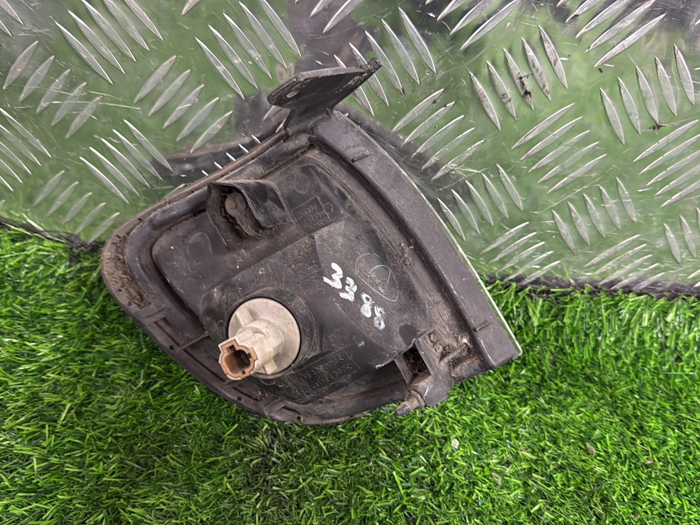 1995 - 2004 Nissan Terrano Left Indicator Koito 120-63437