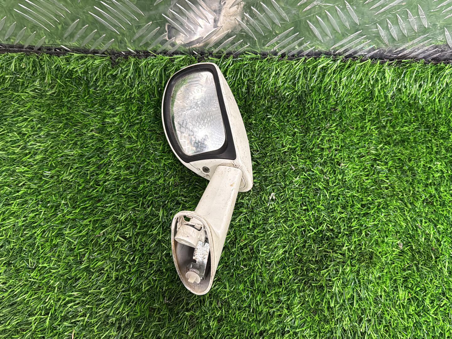 2001 - 2007 Toyota Noah Left Front Guard Mirror