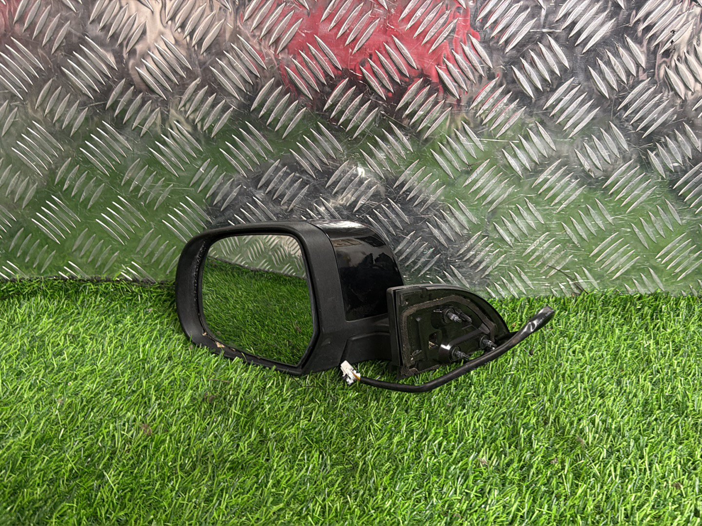 2011 - 2012 Nissan Leaf Left Door Mirror 5 wires