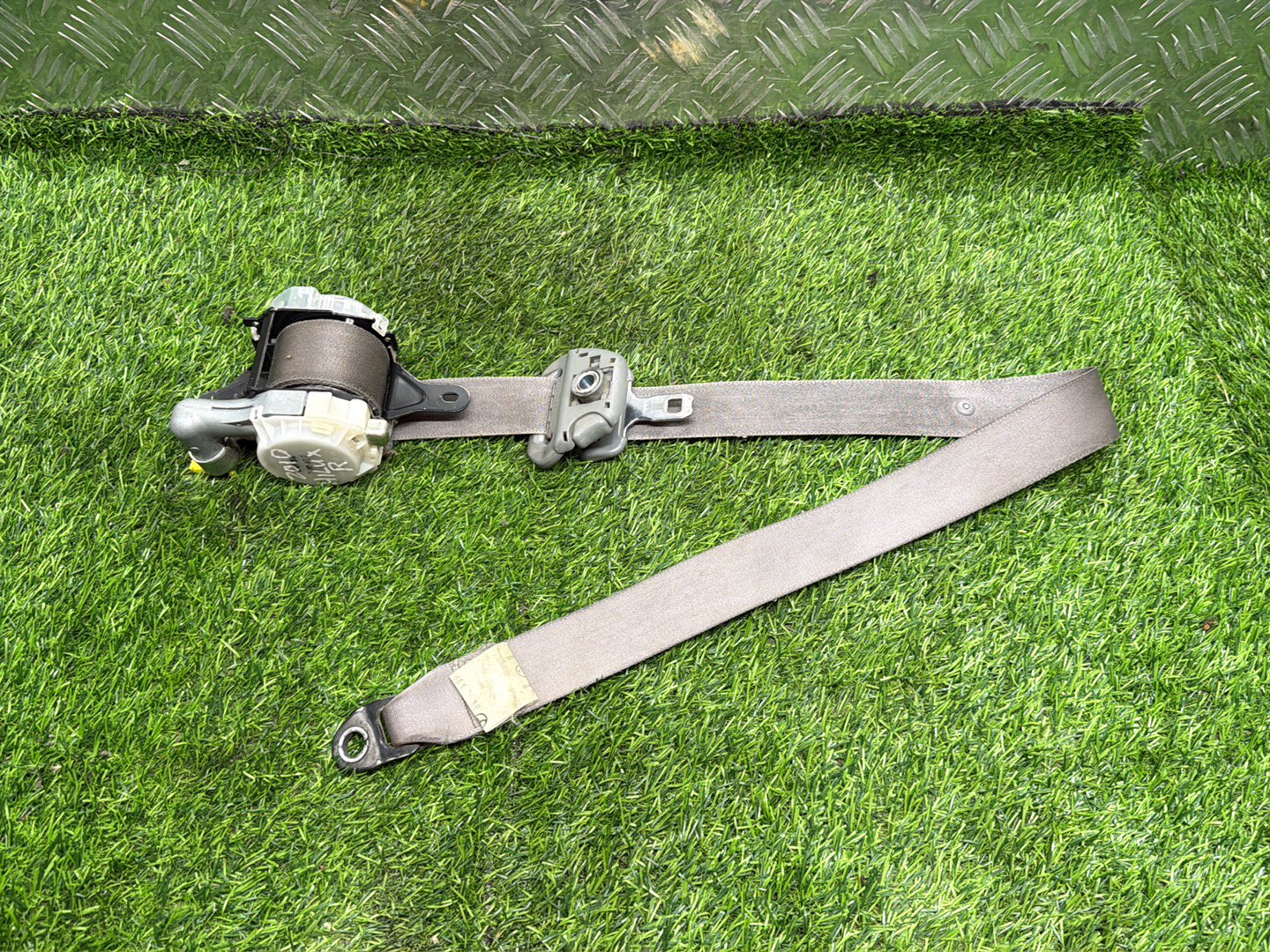 2006 - 2011 Toyota Hilux Vigo Right Front Seat Belt 7P7380-P