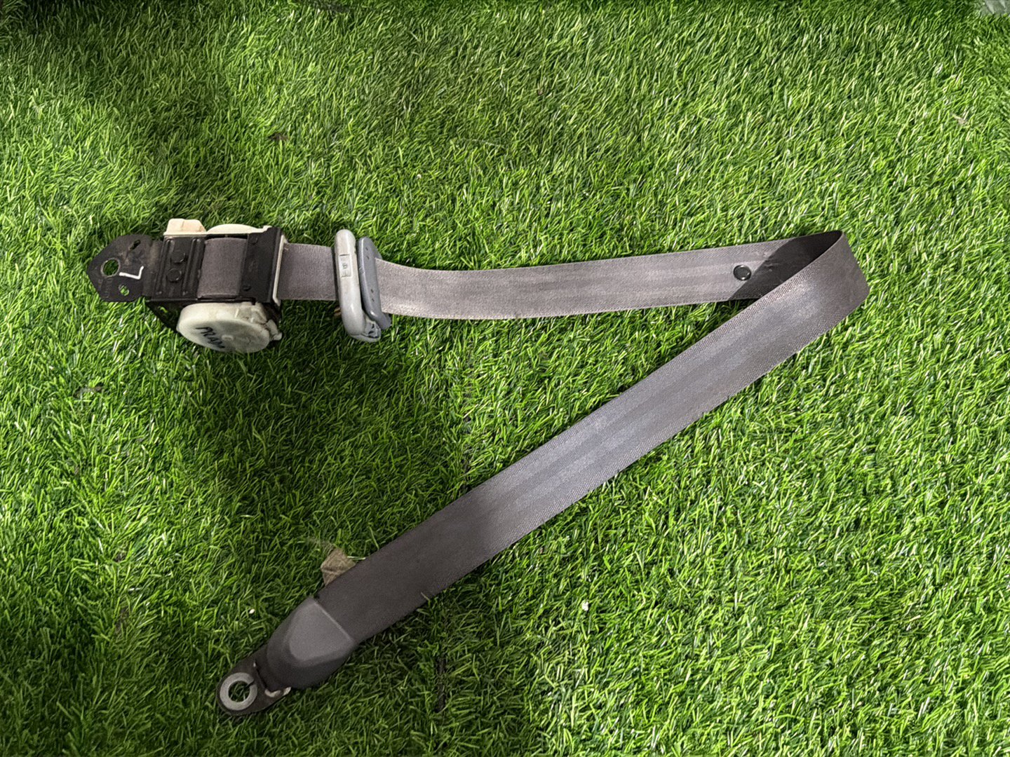1996 - 2002 Toyota Land Cruiser Prado Left Front Seat Belt TK-AB2-F1297