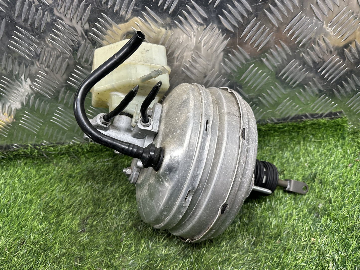 2003-2010 BMW X3 E83- Brake Booster PN: 3.0L DIESEL