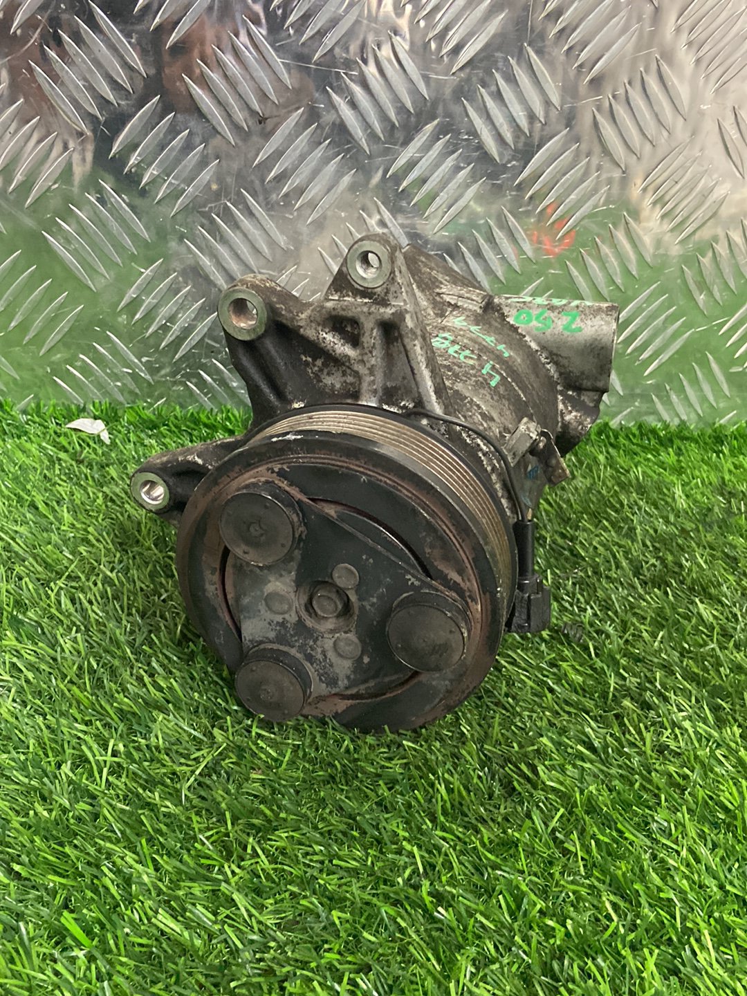 Nissan Murano A/C Compressor 92600CA010