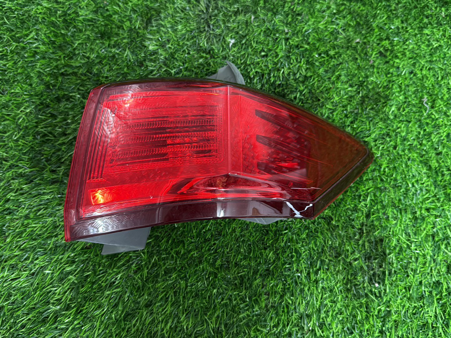 2010-2013 Nissan Elgrand E52- Right Taillight PN: STANLEY P8503